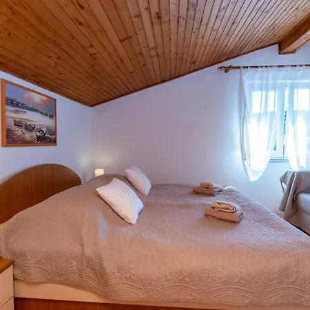 Antonija M Apartment Lopar